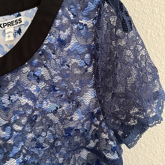 EXPRESS Lace Overlay Floral Top Keyhole Back Small Classic Office Feminine Blue - Picture 1 of 11